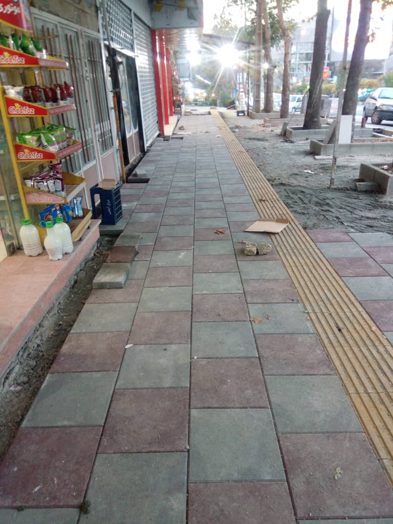 ادامه روند پروژه فاز دوم پیاده رو سازی و سنگ فرش بلوار امام خمینی (ره) به روایت تصویر.